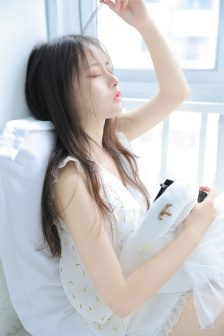 花蒂被吸得异常肿大